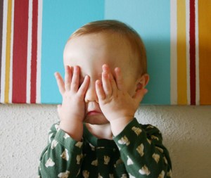 When I shut my eyes, the world follows...